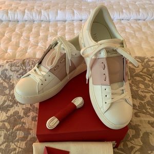 👟Valentino Garavani Sneakers👟